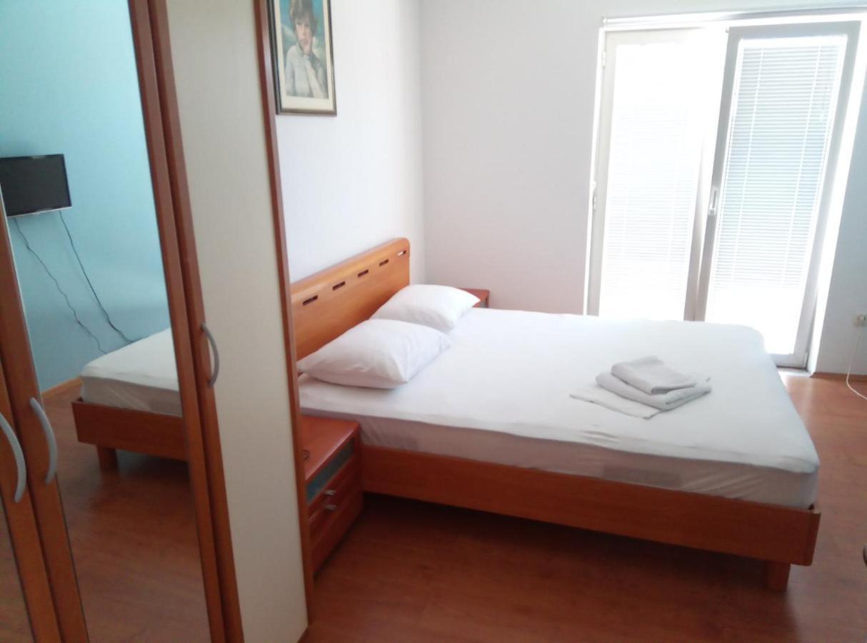Laura Apartament
