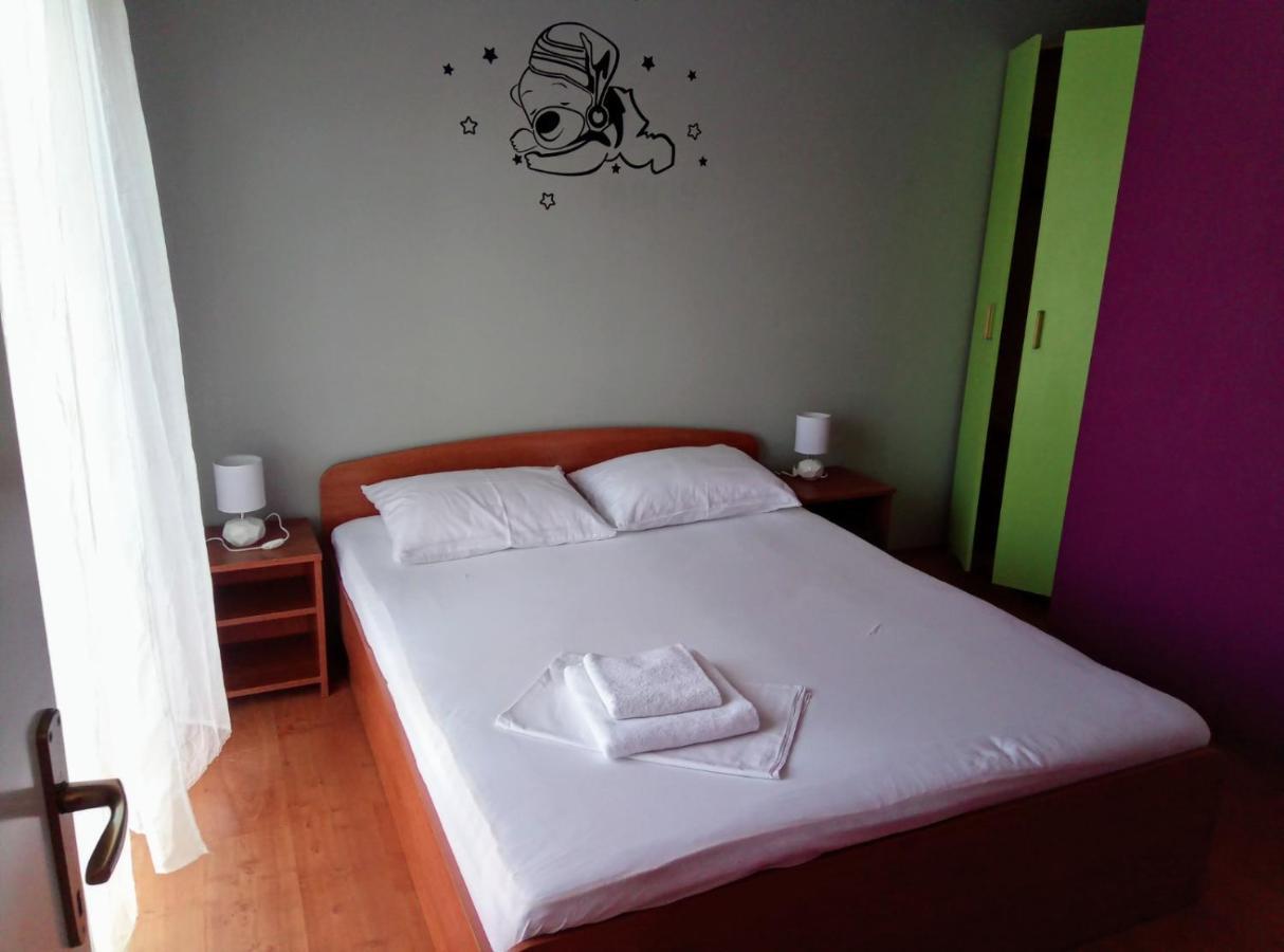 Laura Apartament *