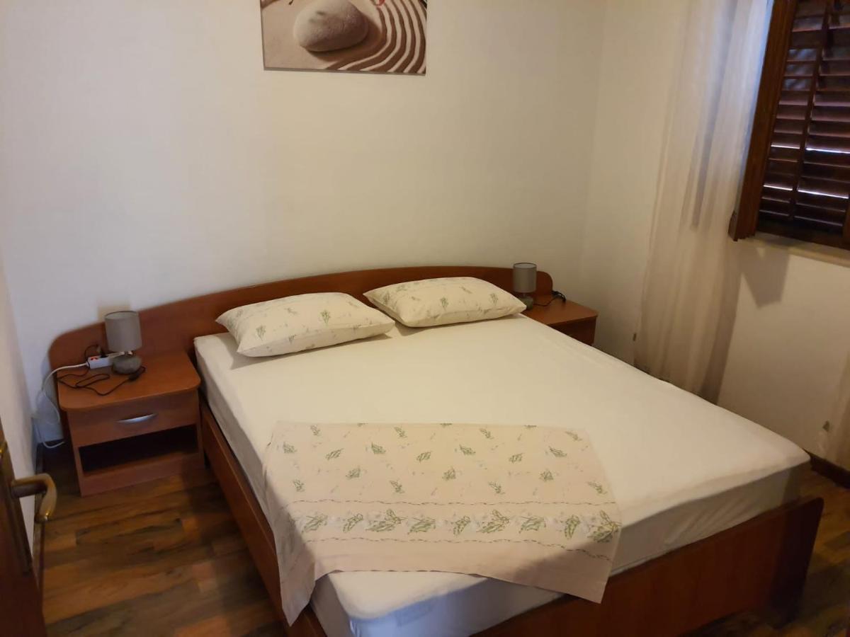 Laura Apartman *