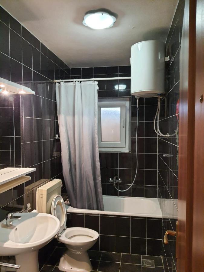 Laura Apartman *